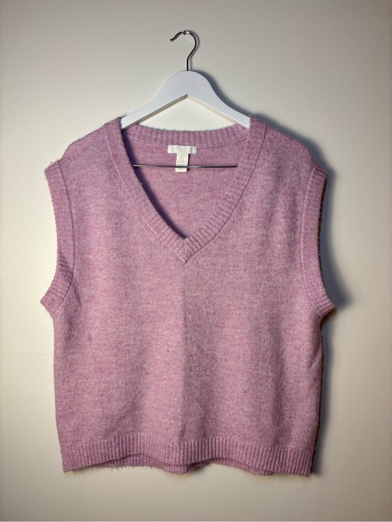 H&M Sweaters - H&M Lilac V-Neck Sweater Vest, size Small